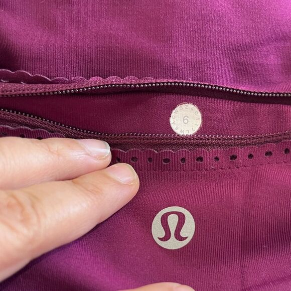 Lululemon Mind Over Miles Crop (17”) - Picture 5 of 7